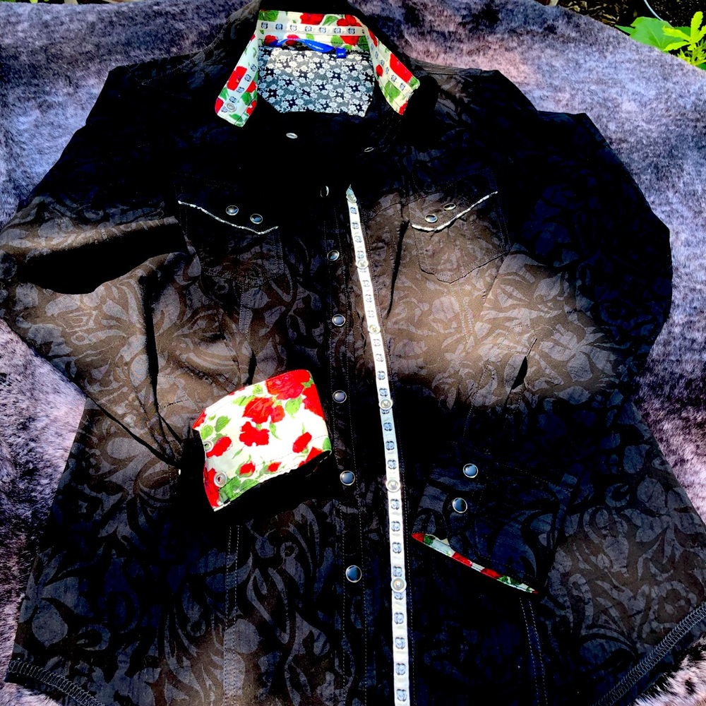 Georg Roth black shirt